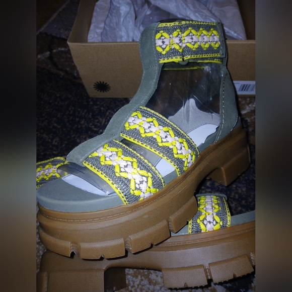 Ugg Ashton Heritage Chunky Platform Sandals with Braided Strap - Picture 3 of 8